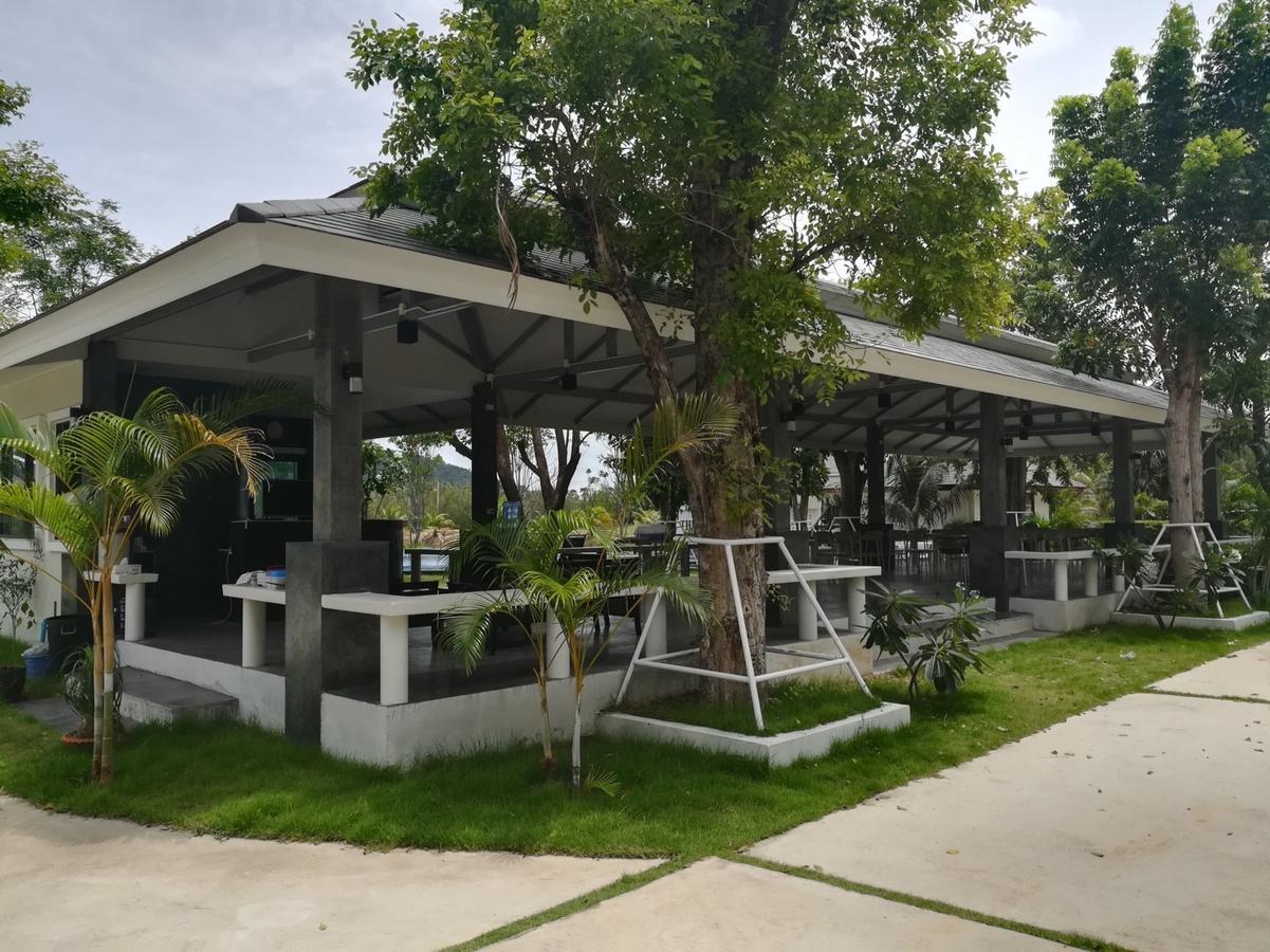 The Lake Hill Resort Pran Buri Exterior foto